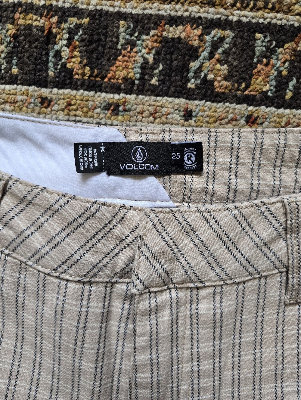 Volcom - Picture 3 of 3